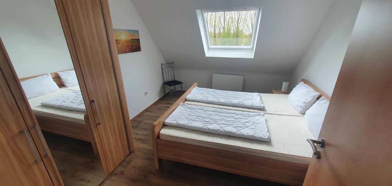 Ferienhaus Am Wellenpark Norddeich Екстериор снимка