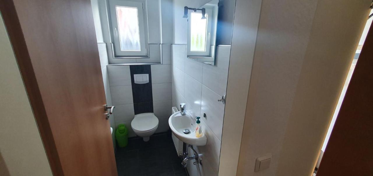 Ferienhaus Am Wellenpark Norddeich Екстериор снимка